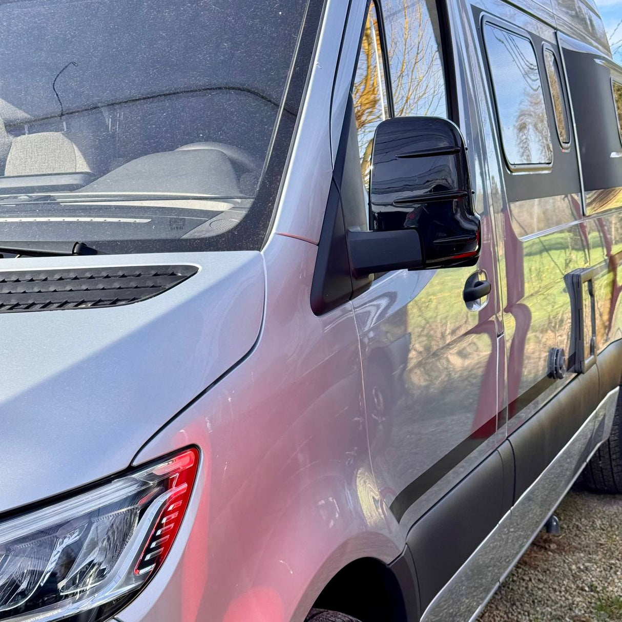Für Mercedes Sprinter 907 Außenspiegelabdeckungen mit Blinker - Schwarz glänzend (2er Set) - Ersatzkappen für 907 Modelle
