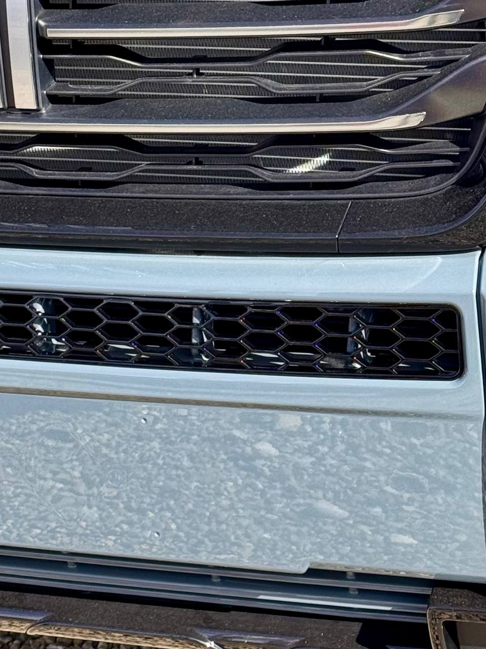 Citroën Relay Stoßfänger Wabengitter ohne Parksensoren – Glänzend Schwarz