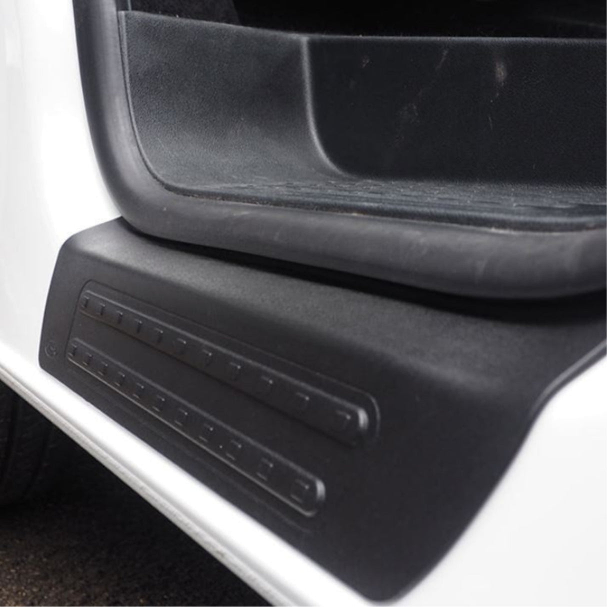 Für VW T6 Transporter Haustüreinstiegsschutz – Innenraumschutz & Styling, 2er Set