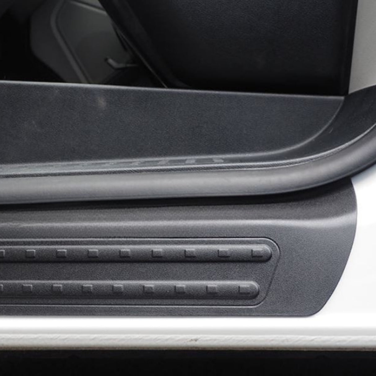 Für VW T6 Transporter Haustüreinstiegsschutz – Innenraumschutz & Styling, 2er Set