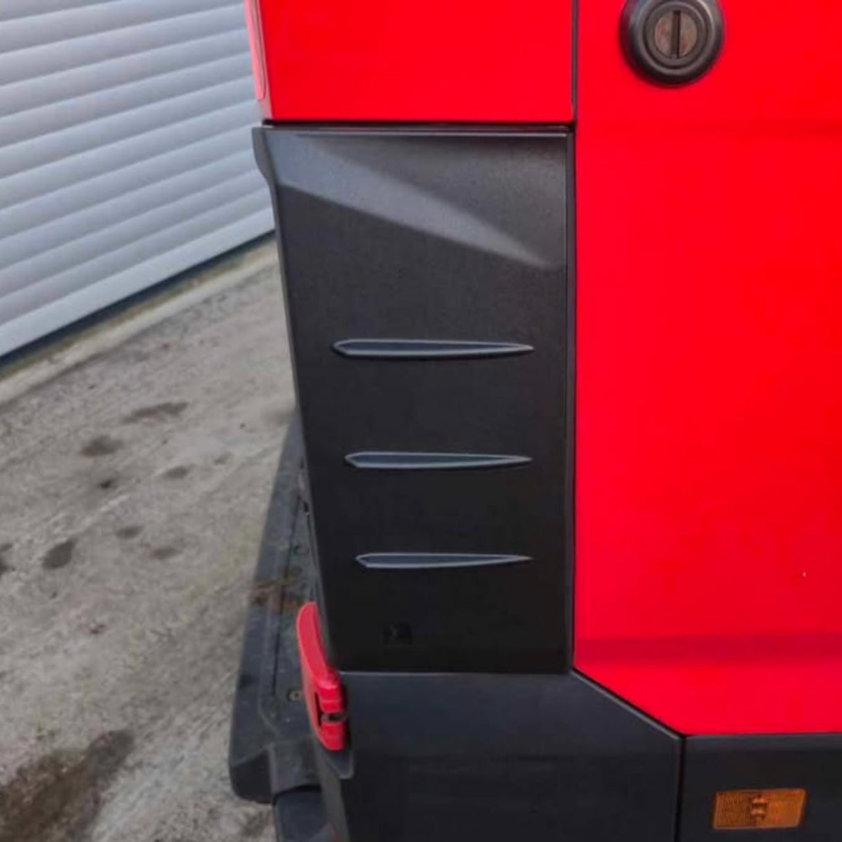 Für Volkswagen Crafter Rücklichtschutz - Hammerite Ultimate Mattschwarz (ab 2018) 