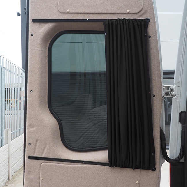 Mercedes Sprinter Premium Fenstervorhänge Van-X - Schwarz/Schwarz