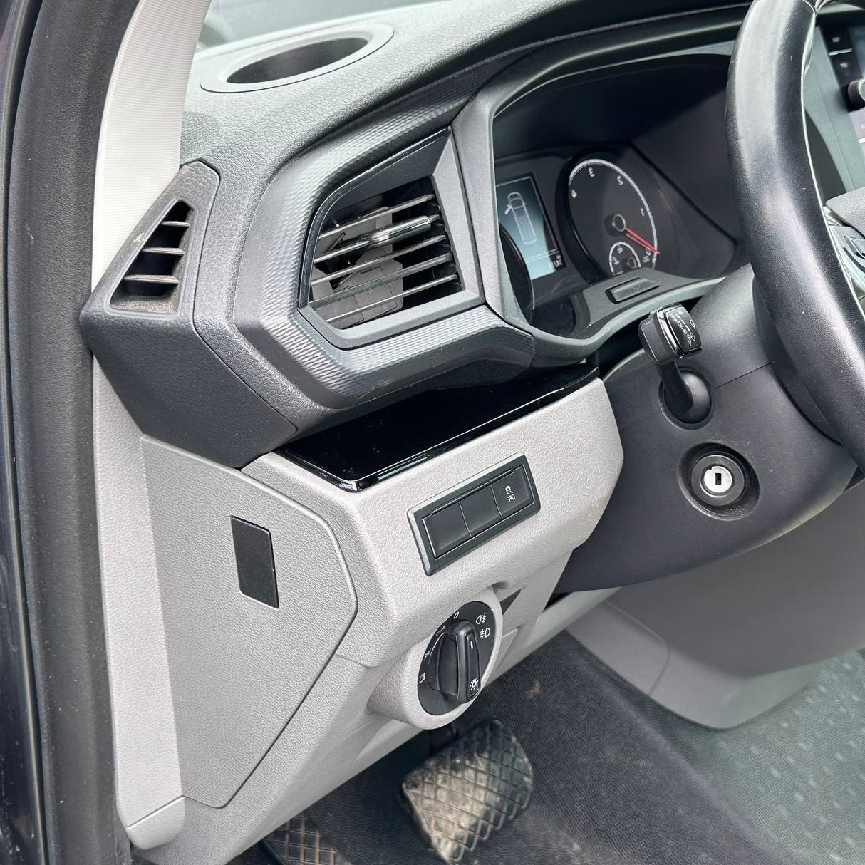 Für VW T6.1 Transporter Armaturenbrett Upgrade – 4-teiliges glänzendes unteres Armaturenbrett-Zierset