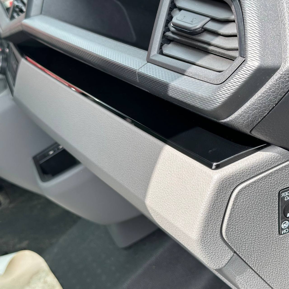Für VW T6.1 Transporter Armaturenbrett Upgrade – 4-teiliges glänzendes unteres Armaturenbrett-Zierset