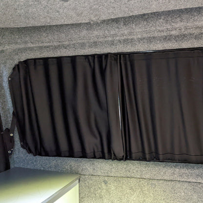 Für Premium-Fenstervorhänge Ford Transit Custom - Schwarz/Schwarz - ERSTELLEN SIE IHR EIGENES BUNDLE! Van-X