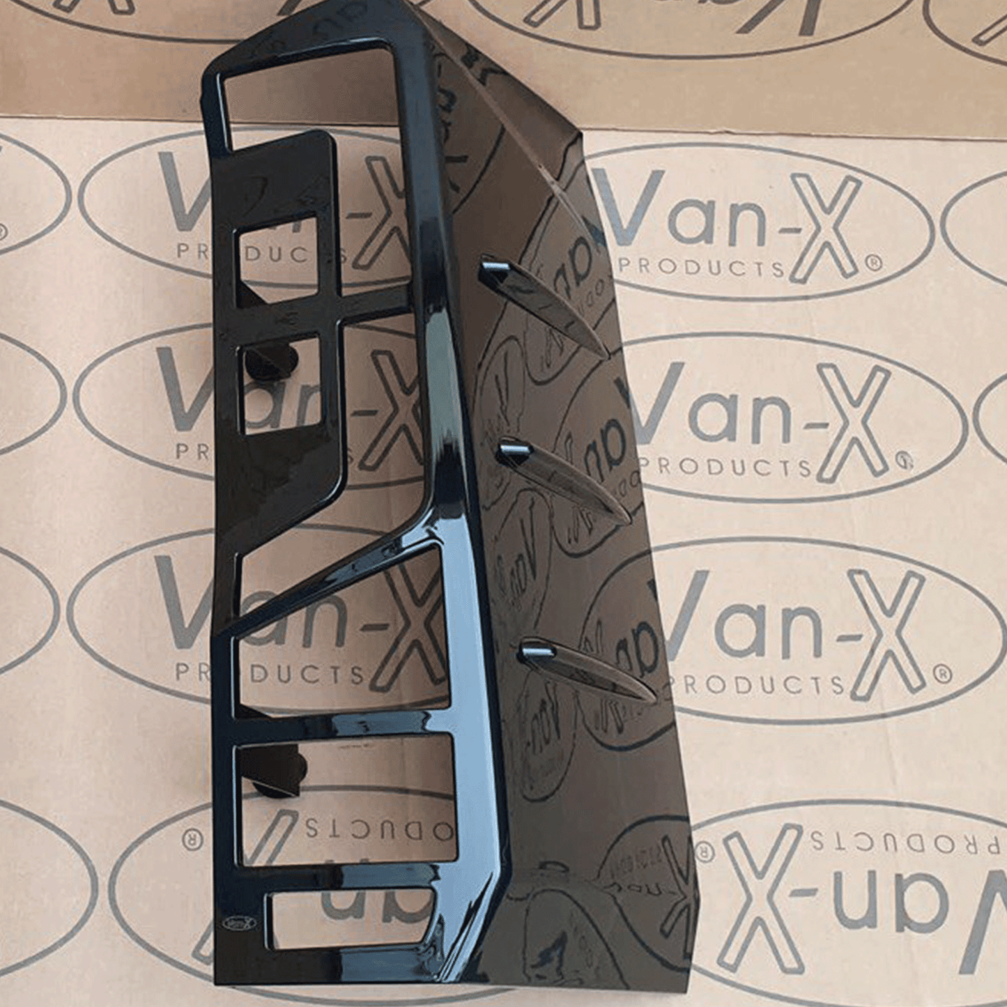 MAN TGE / New Crafter Rücklichtblenden Schwarz glänzend
