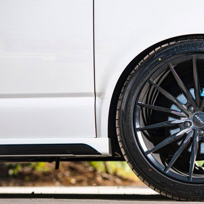 Seitenschweller für VW T6 Transporter langer Radstand fertig lackiert in Reflexsilber, lackierter und einbaufertiger ABS-Kunststoff