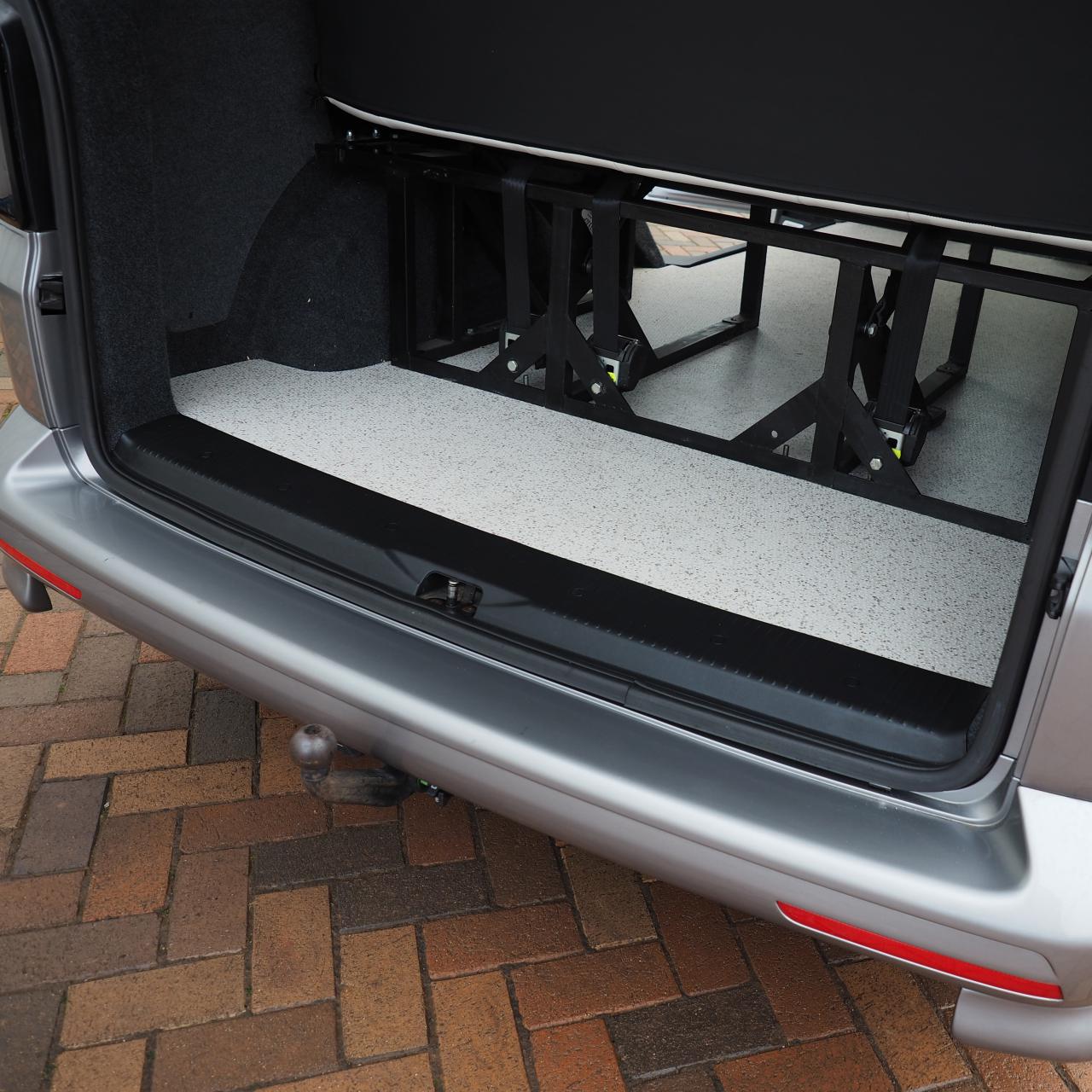 Schwelle hinten für VW T6 Heckklappe aus ABS-Kunststoff in voller Länge