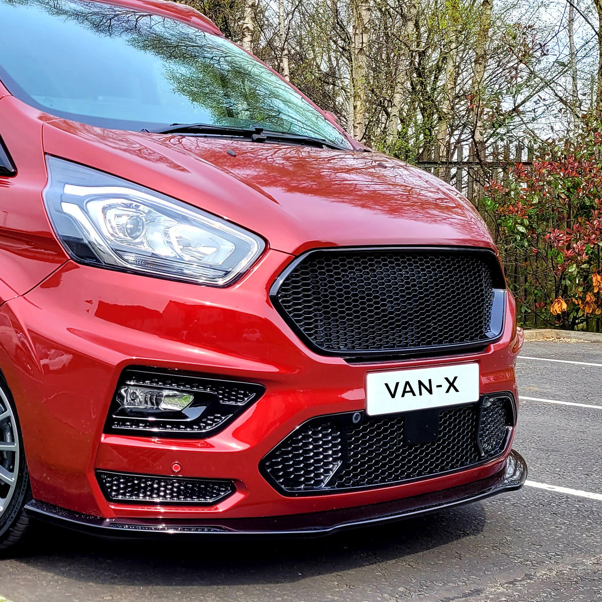 Für Ford Transit Custom Badge-loser Honigwaben-Kühlergrill – Glänzend Schwarz, Fertig zum Einbauen