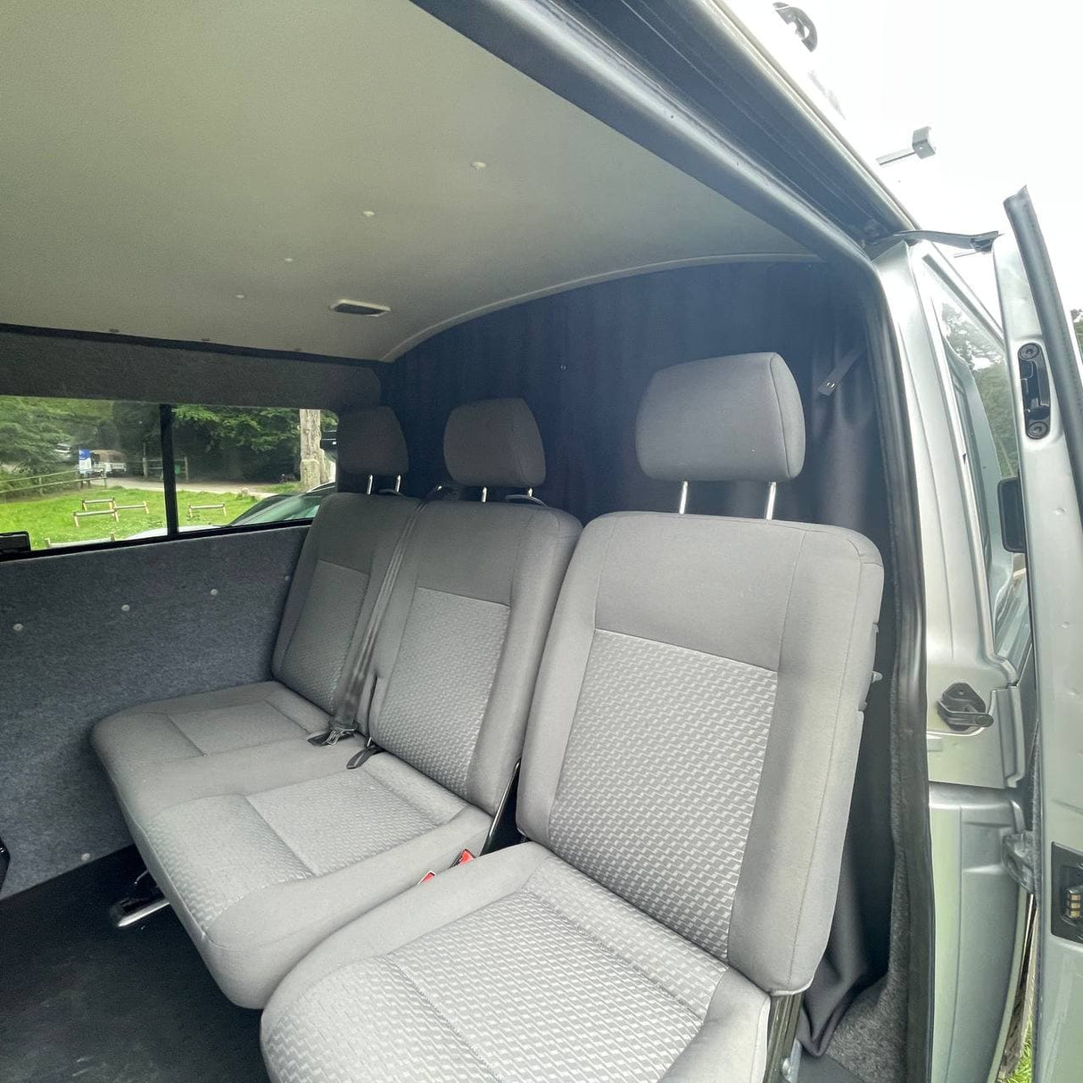 VW T5/T5.1 Transporter Trennvorhang für die Rückbank