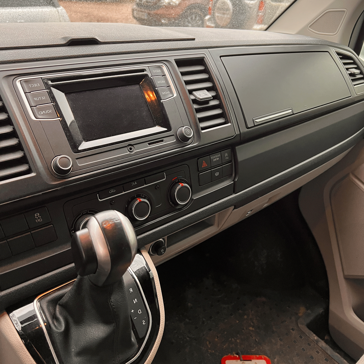 Für VW Transporter T6 Lower Dash Styling Zierleisten Comfort Dash mattschwarz lackiert und einbaufertig (6er Set)